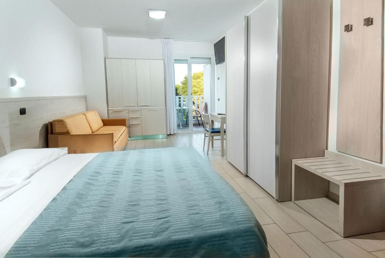 Residence Clipper Giulianova Bagian luar foto
