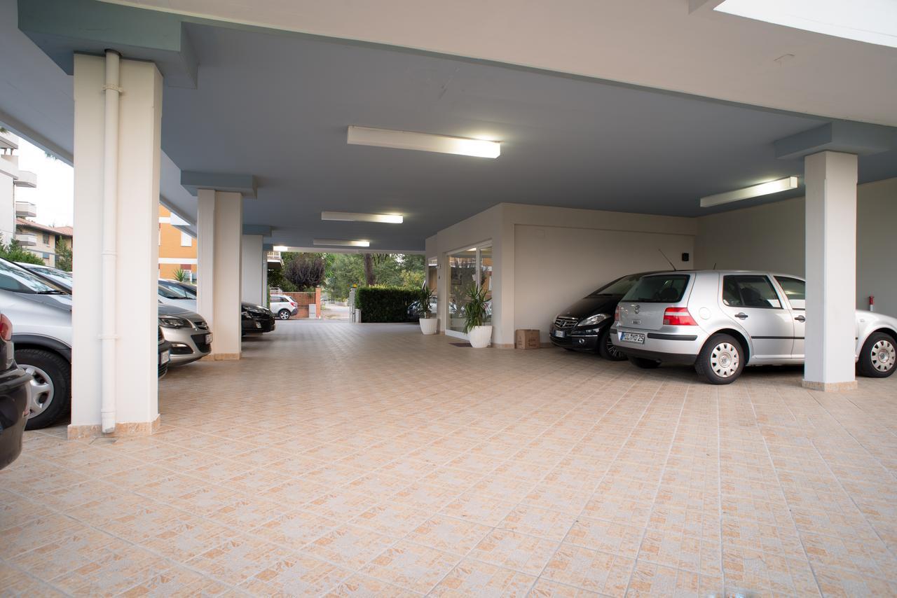 Residence Clipper Giulianova Bagian luar foto